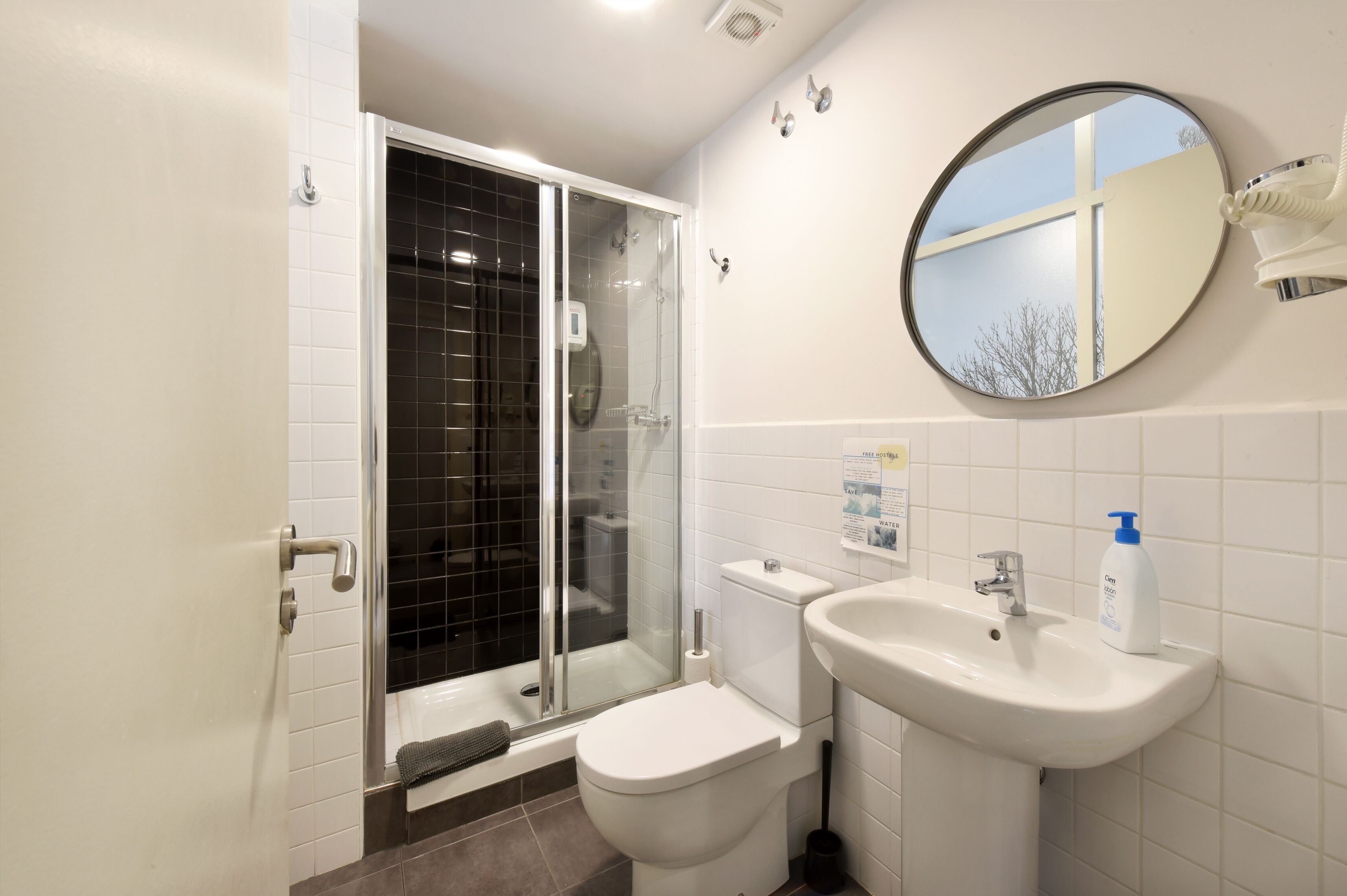 Photo - Free Hostels Barcelona