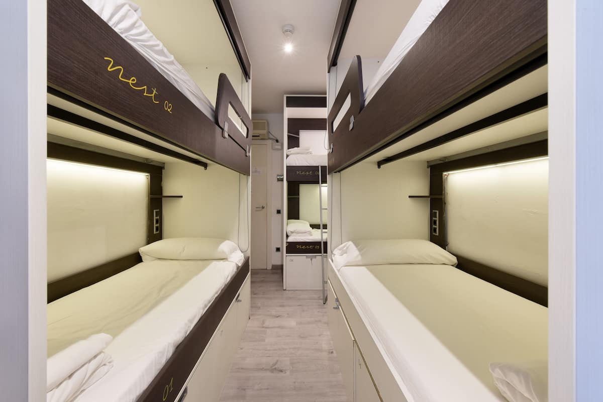 1 habitación, cortinas blackout, wifi gratis y ropa de cama