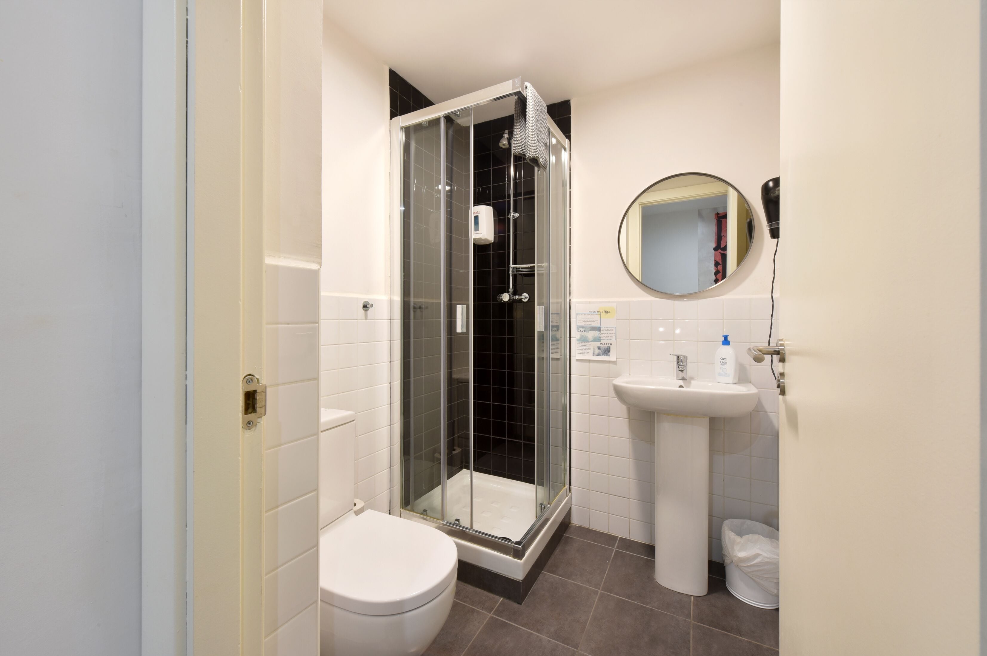 Photo - Free Hostels Barcelona