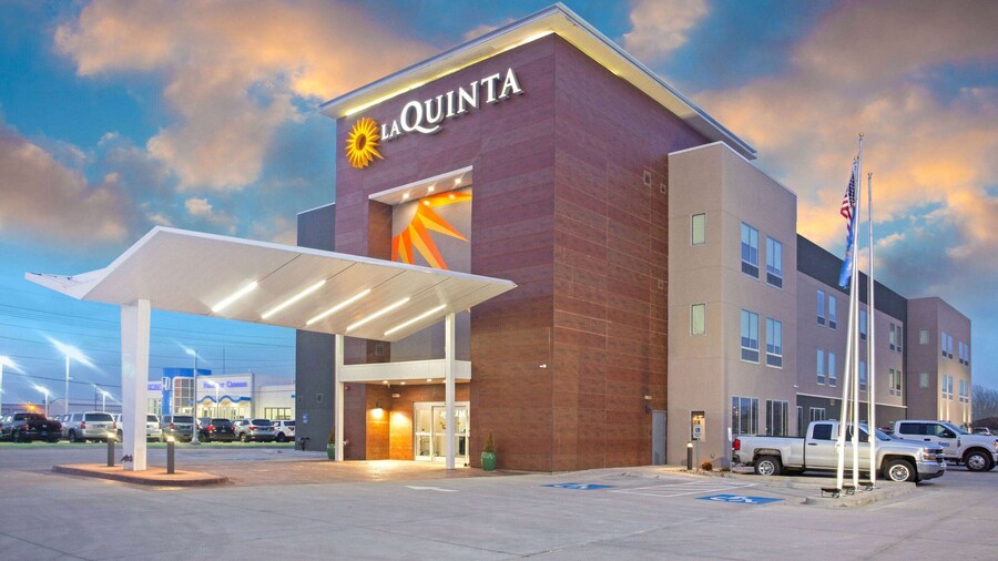La Quinta Inn & Suites by Wyndham Ponca City
