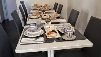 Free daily on-the-go breakfast