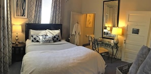 Habitació de luxe, 1 llit de matrimoni gran, bany privat | 1 dormitori, roba de llit d'alta qualitat i decoració individual