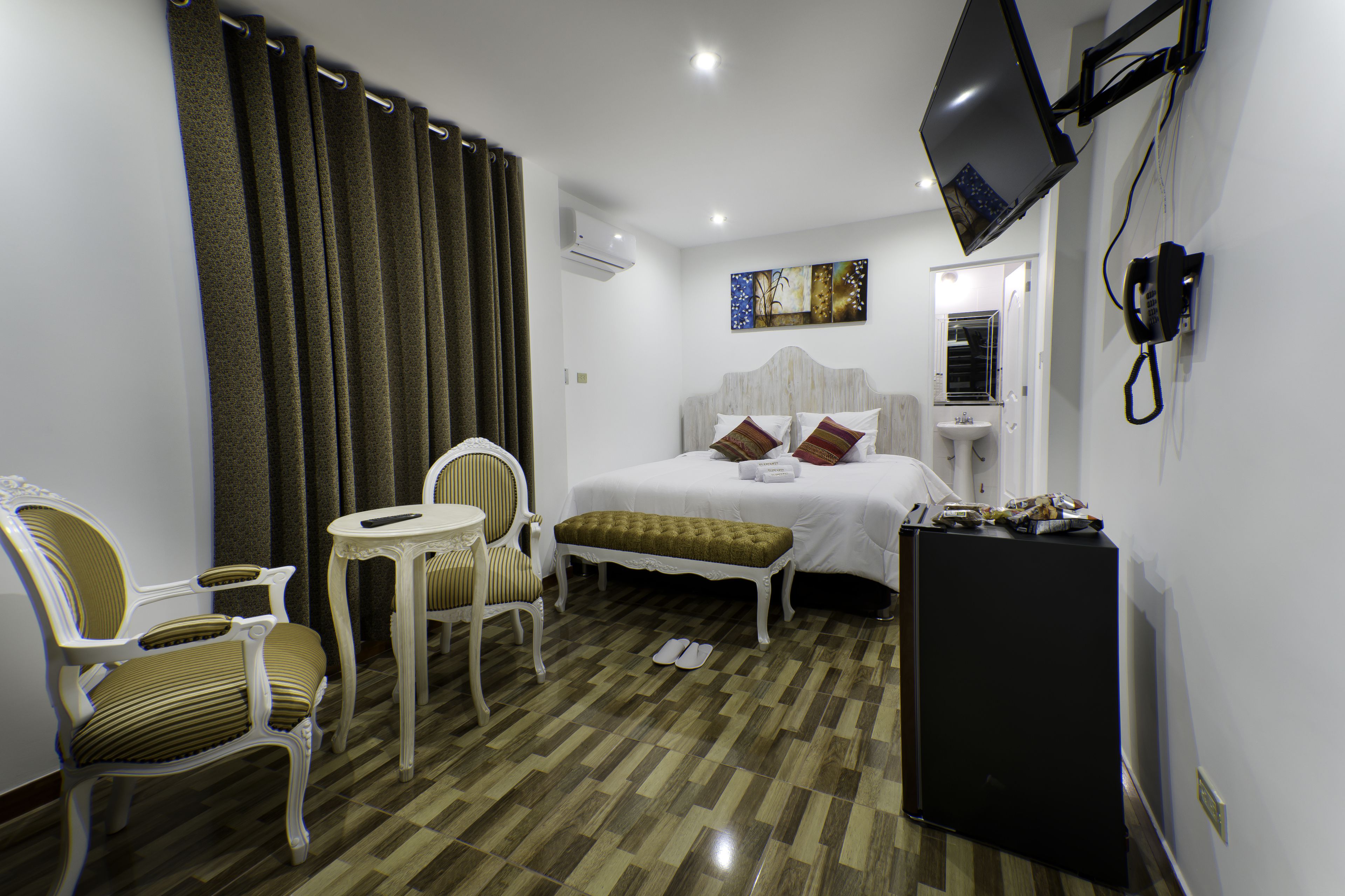 Suite, 1 King Bed | In-room safe, free WiFi