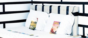 7 quartos, roupas de cama premium, frigobar, escrivaninha