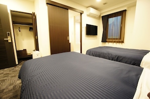 Iron/ironing board, free WiFi - Hotel LiVEMAX Nagoya Sakae East (Nagoya)