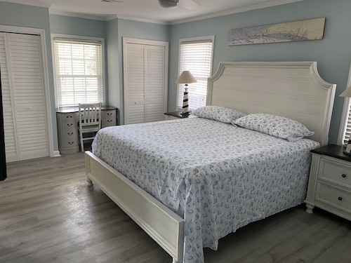 Encantadora Casa De Playa De 3 Dormitorios Y 2 Baños, A Dos Cuadras De La Playa / Paseo Marítimo - Carolina Beach, NC