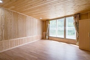 Room (Milky Way2) | Interior