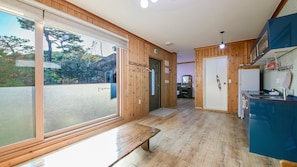 Condo (Dasol) | Living area | Flat-screen TV - Gangneung Way to Gyeongpodae Pension (Gangneung)