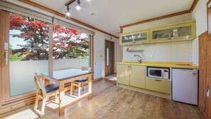 Apartment (Duri) | Wohnbereich | Flachbildfernseher