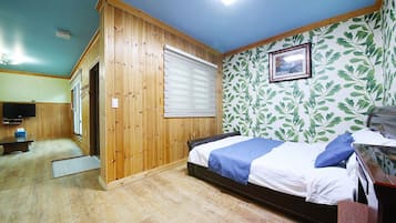 Condo (Dasol) | 1 bedroom, free WiFi, bed sheets