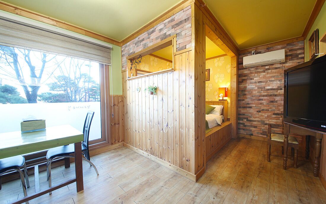 Appart'hôtel (Saesam) | Coin séjour | Télévision à écran plat