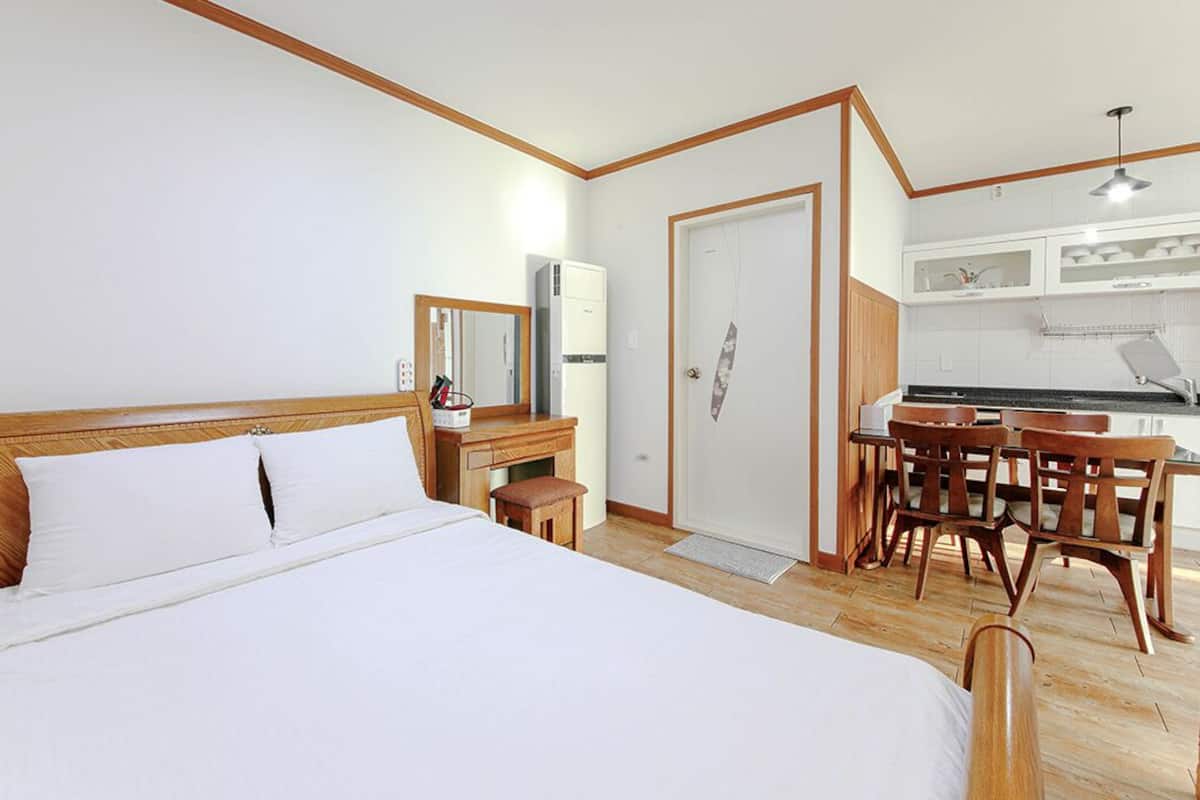 Condo (Iseul) | Free WiFi, bed sheets