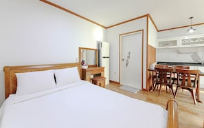 Condo (Iseul) | Free WiFi, bed sheets - Gangneung Way to Gyeongpodae Pension (Gangneung)