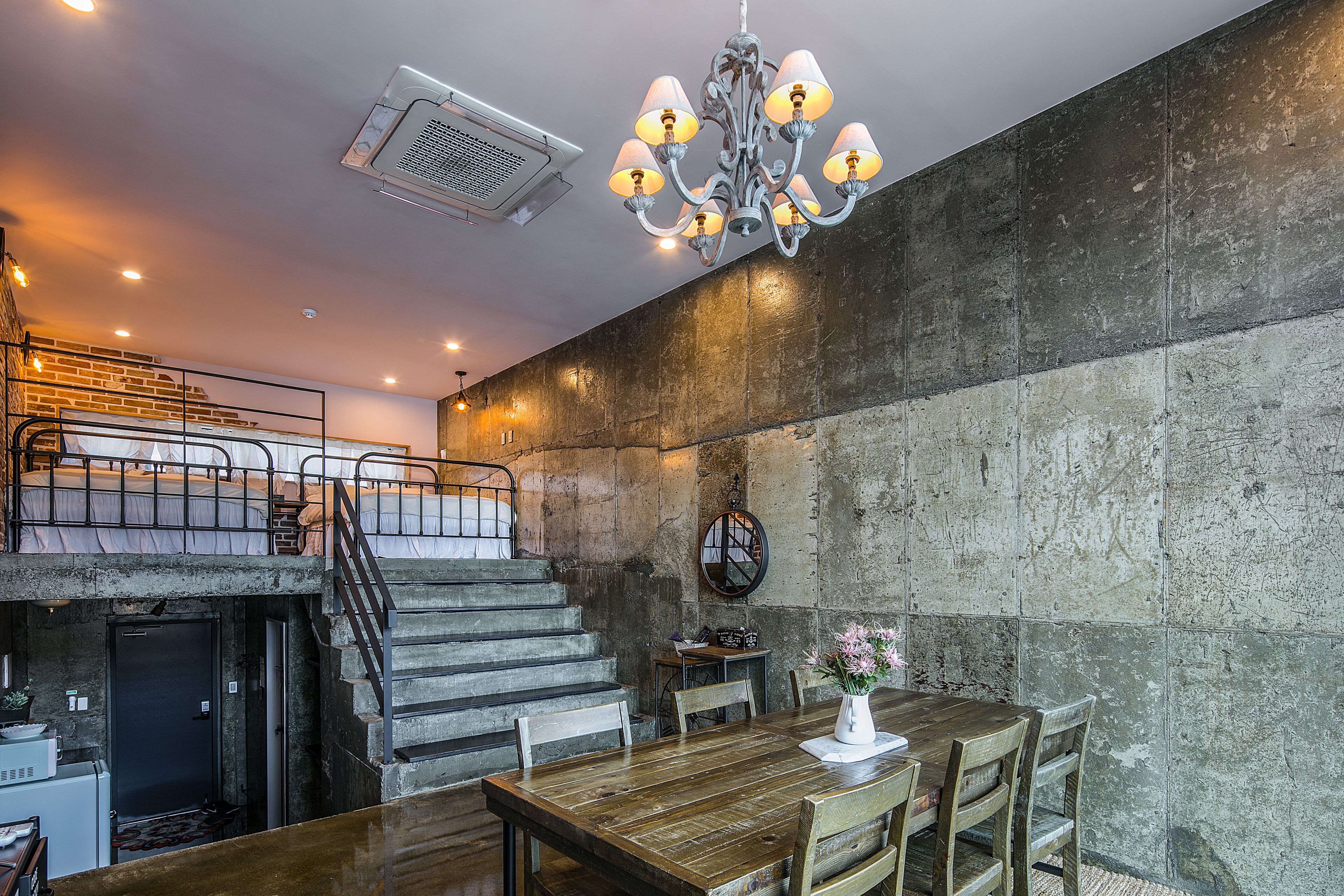 standard loft, non smoking, river view (ss ii) | 1 bedroom, premium bedding, free wifi, bed sheets