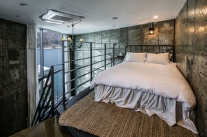 Deluxe Loft, Non Smoking, River View (SS VI) | Premium bedding, free WiFi, bed sheets