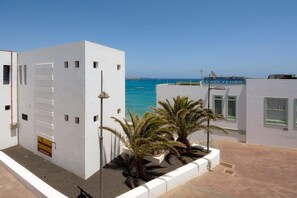 Exterior - Sounds of  the Sea Apartment Playa Blanca  Lanzarote 2 minutes walk to the beach (Playa Blanca, Yaiza)