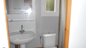 Chalet | Salle de bain | Douche, sĂšche-cheveux, serviettes fournies