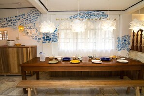 Dining - Go Surfari House - Hostel (Baler)