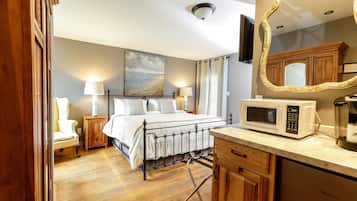 Standard Room, 1 King Bed