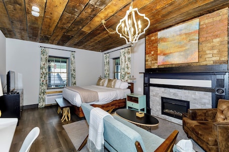 Cortinas blackout y wifi gratis . The Inn At Warm Springs