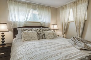 2 chambres, fer et planche à repasser, Wi-Fi gratuit, draps fournis