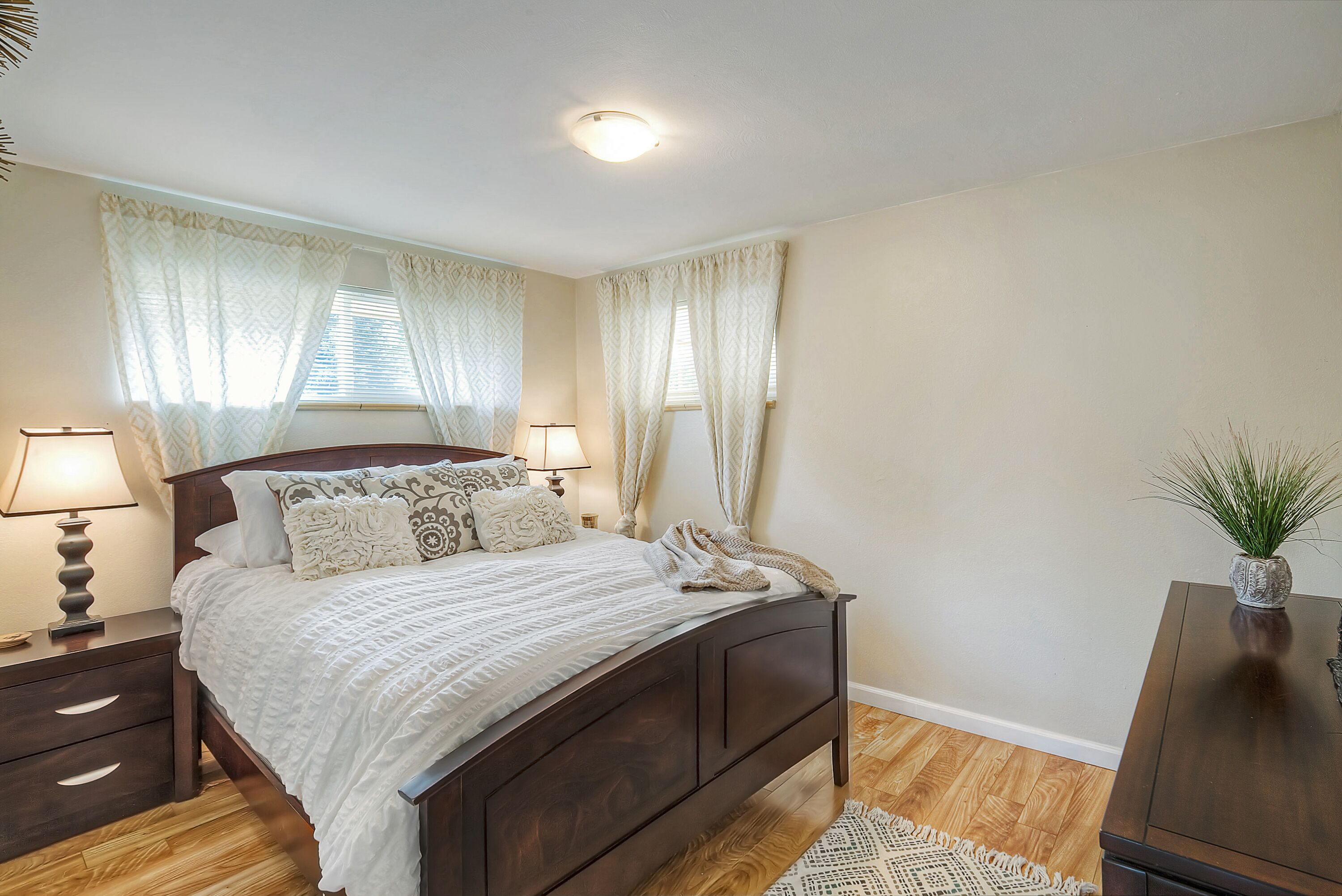 2 slaapkamers, een strijkplank/strijkijzer, gratis wifi, beddengoed