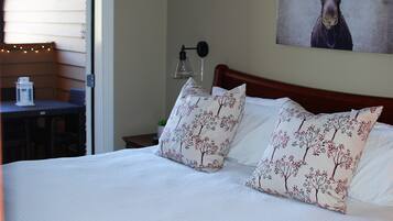 1 bedroom, in-room safe, iron/ironing board, free WiFi