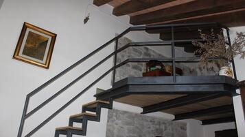 Kamar Triple | Meja kerja, tempat tidur bayi gratis, Wi-Fi gratis, dan seprai linen