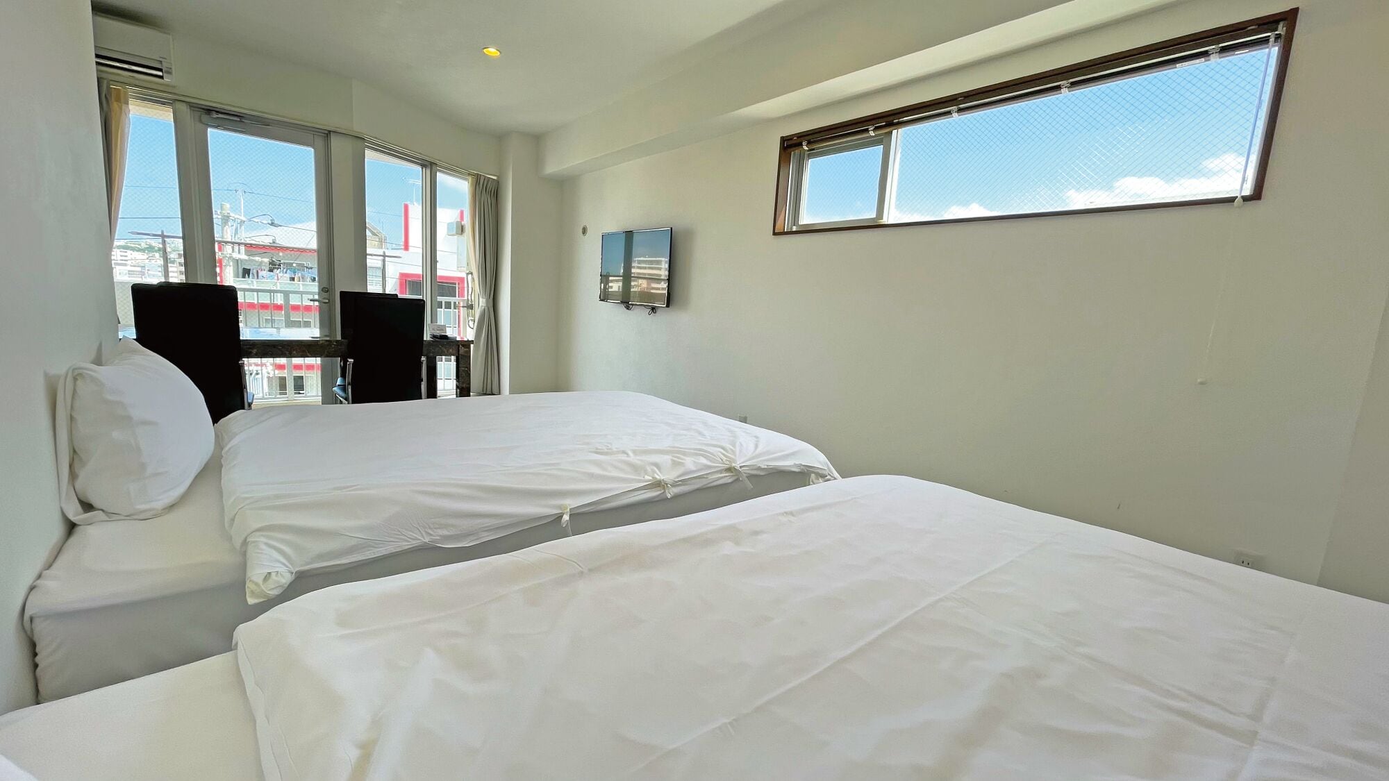 Desk, soundproofing, iron/ironing board, free WiFi