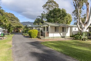 Property grounds - Dunbogan Caravan Park (Dunbogan)