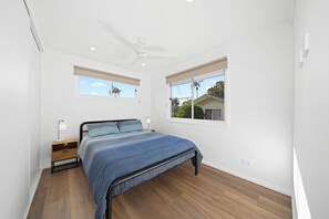 Iron/ironing board, free WiFi, bed sheets - Dunbogan Caravan Park (Dunbogan)