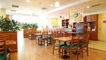 Lunch and dinner served