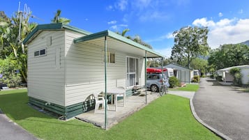 Cabin 2 - Pet Friendly | Terrace/patio