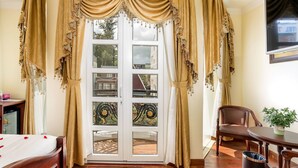 Suite - Navy Flowers Hotel (Da Lat)