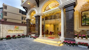 Property entrance - Navy Flowers Hotel (Da Lat)