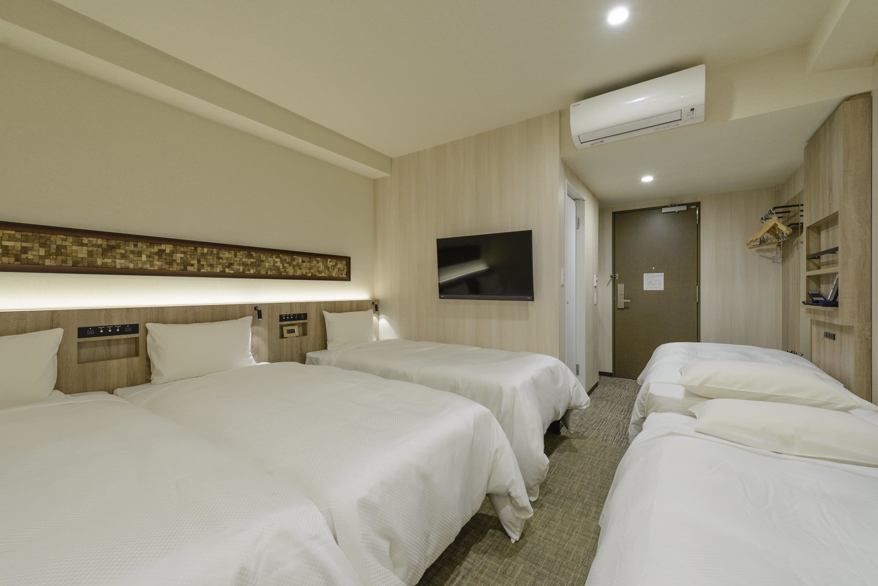 1 bedroom, in-room safe, desk, free wifi