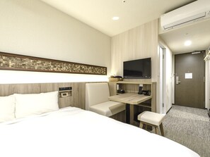 In-room safe, desk, free WiFi, bed sheets - Hotel IL FIORE Kasai (Tokyo)