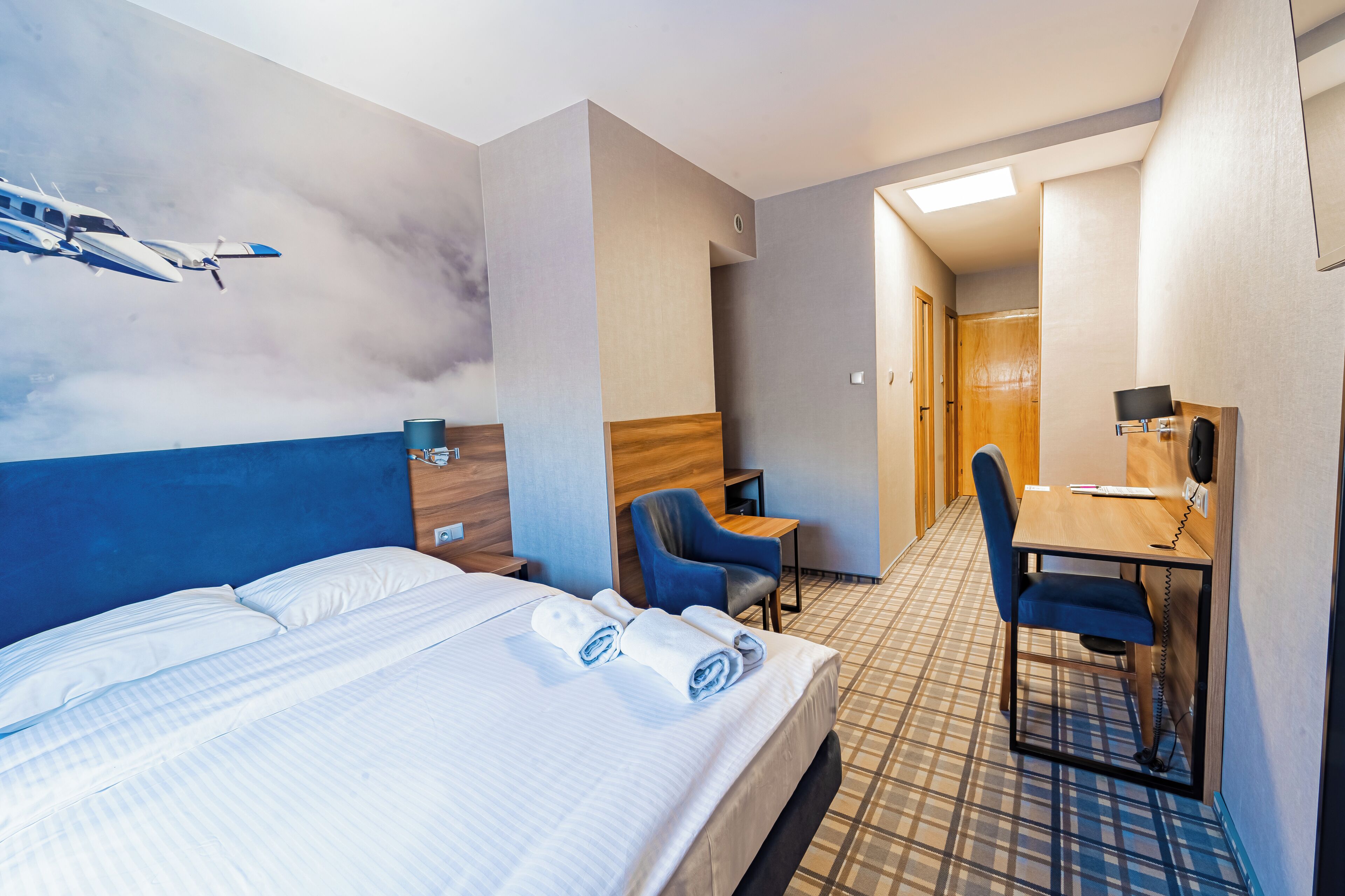 comfort double or twin room | 1 bedroom, premium bedding, desk, laptop workspace