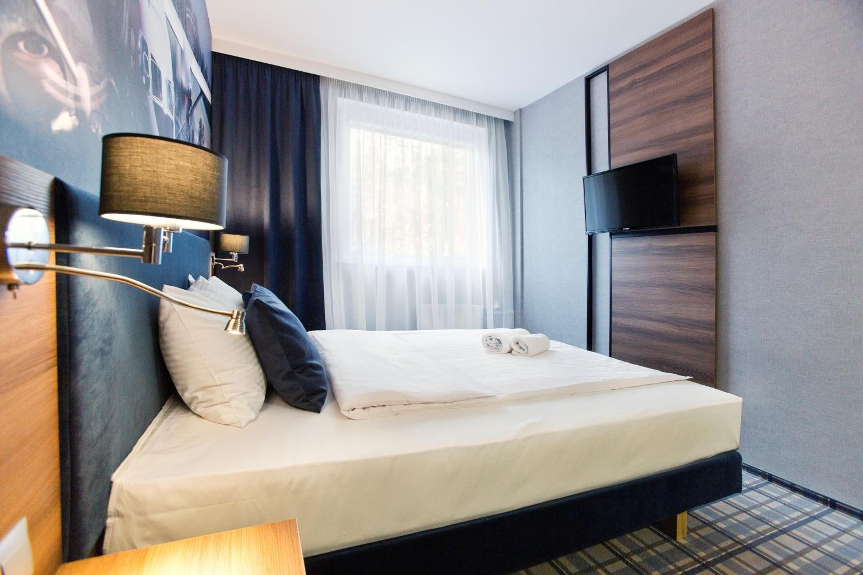 comfort double or twin room | 1 bedroom, premium bedding, desk, laptop workspace