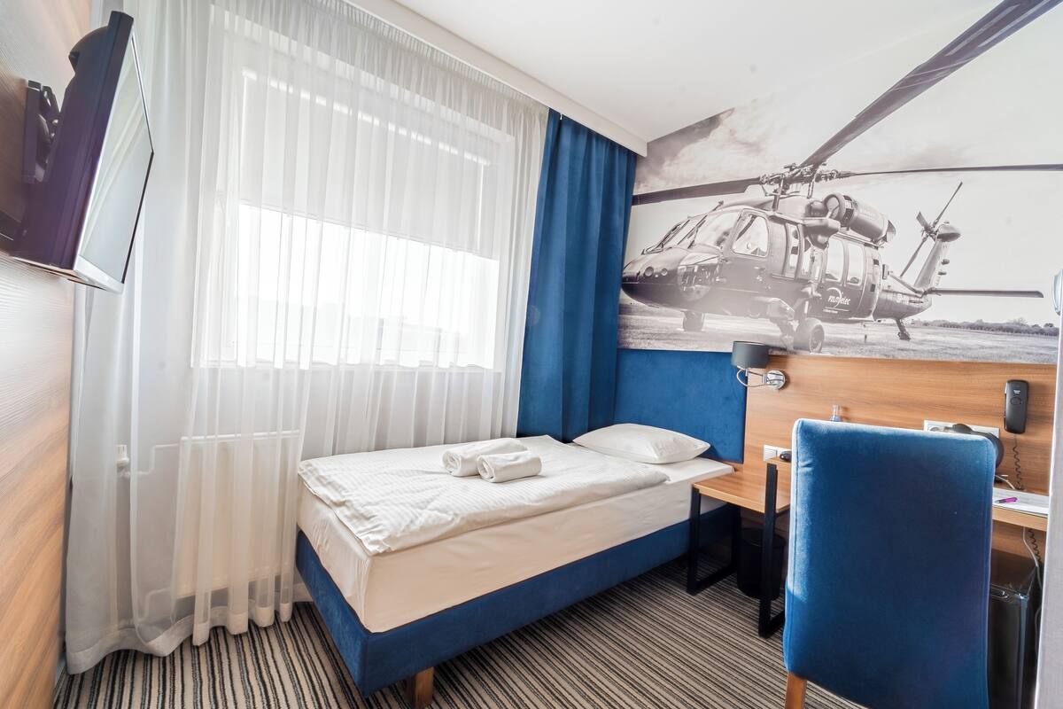 comfort room | 1 bedroom, premium bedding, desk, laptop workspace