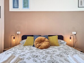 Chambre Double ou avec lits jumeaux | Lit parapluie, Wi-Fi gratuit, draps fournis