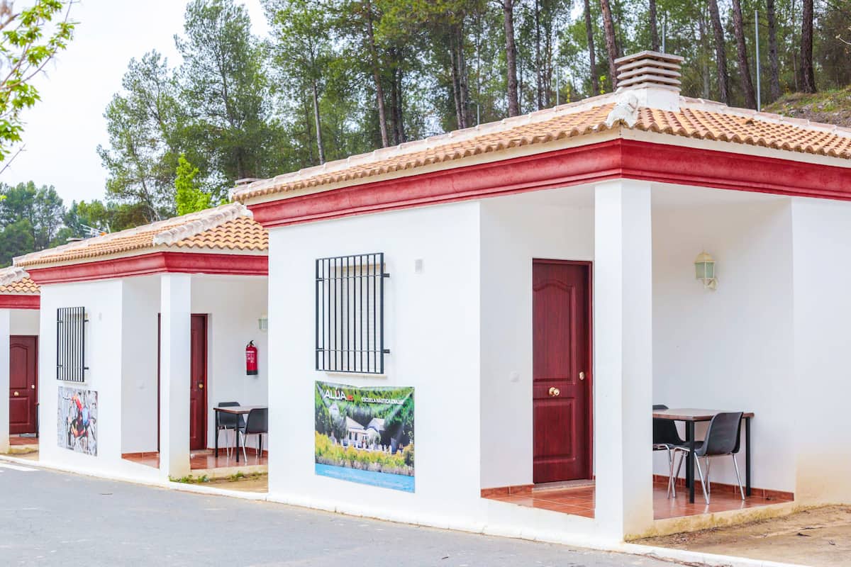 Basic-Bungalow, 2 Schlafzimmer (no kitchen) | Terrasse/Patio