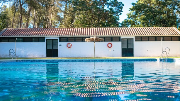 Seasonal outdoor pool - Bungalows Rafting Benamejí (Benameji)