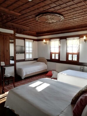 Habitación familiar | Sábanas de algodón egipcio y ropa de cama de alta calidad 