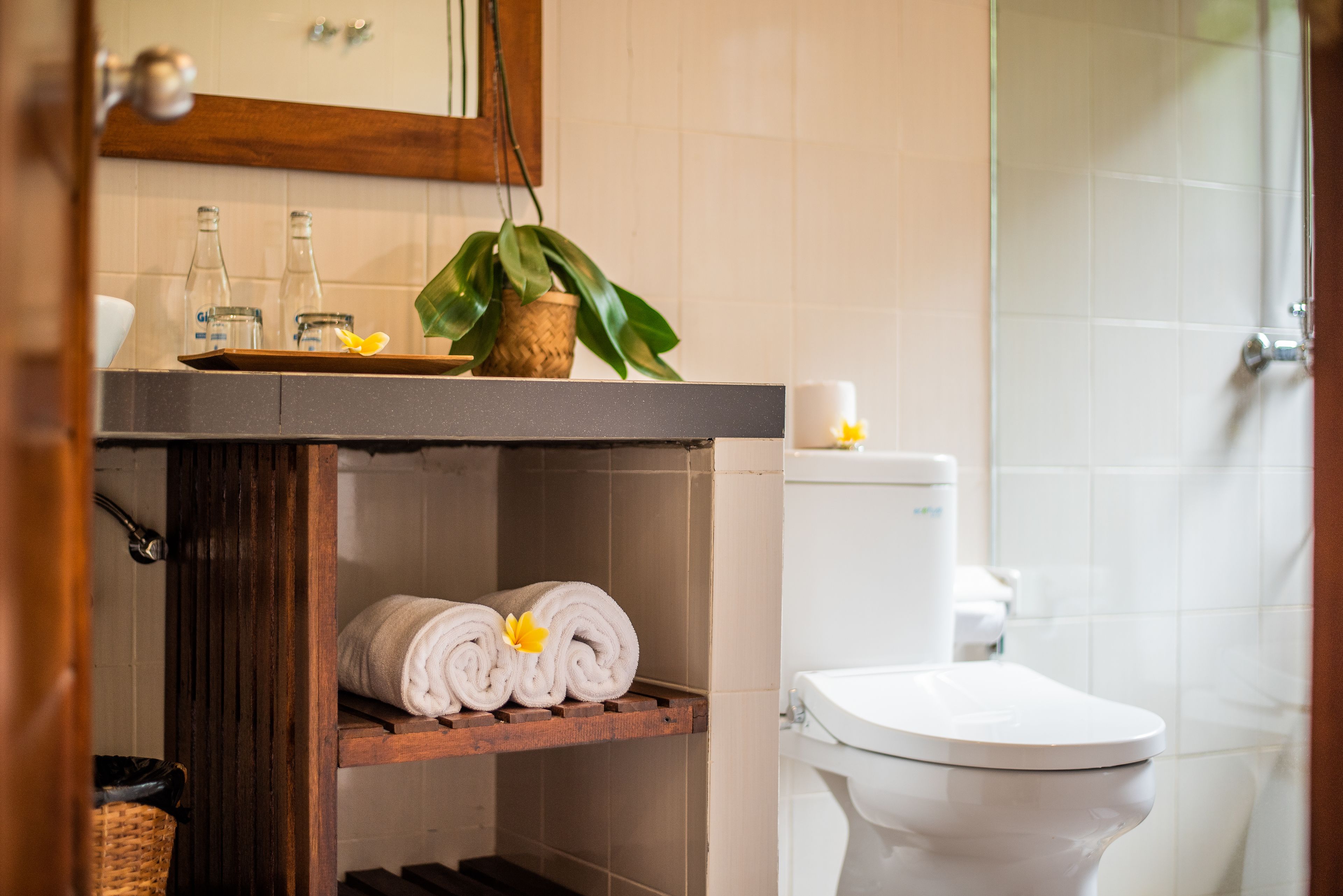 deluxe double room, balcony | bathroom | shower, rainfall showerhead, free toiletries, hair dryer