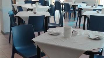 Desayuno buffet incluido todos los días