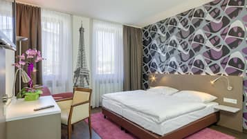 Classic Double Room | In-room safe, desk, soundproofing, iron/ironing board
