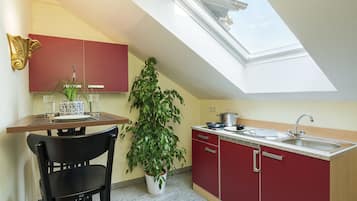 Deluxe-Doppel- oder -Zweibettzimmer | Eigene Küche