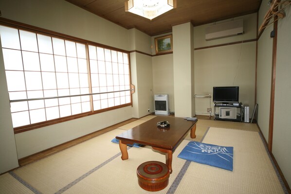 Flat-screen TV - Yuzawa Ski House (Yuzawa)