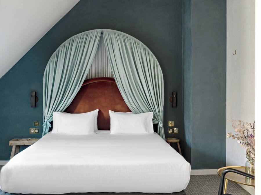 Premium bedding, minibar, in-room safe, blackout drapes